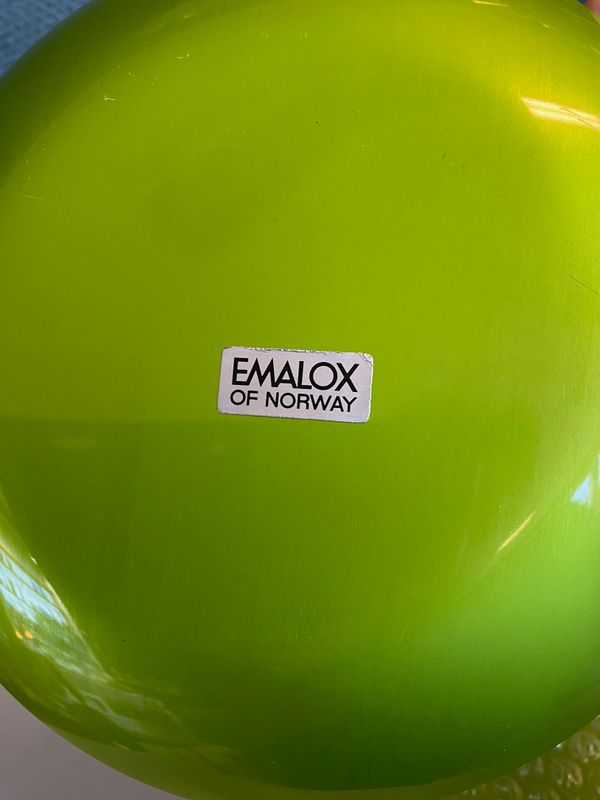 Emalox, 2 grønne asjetter