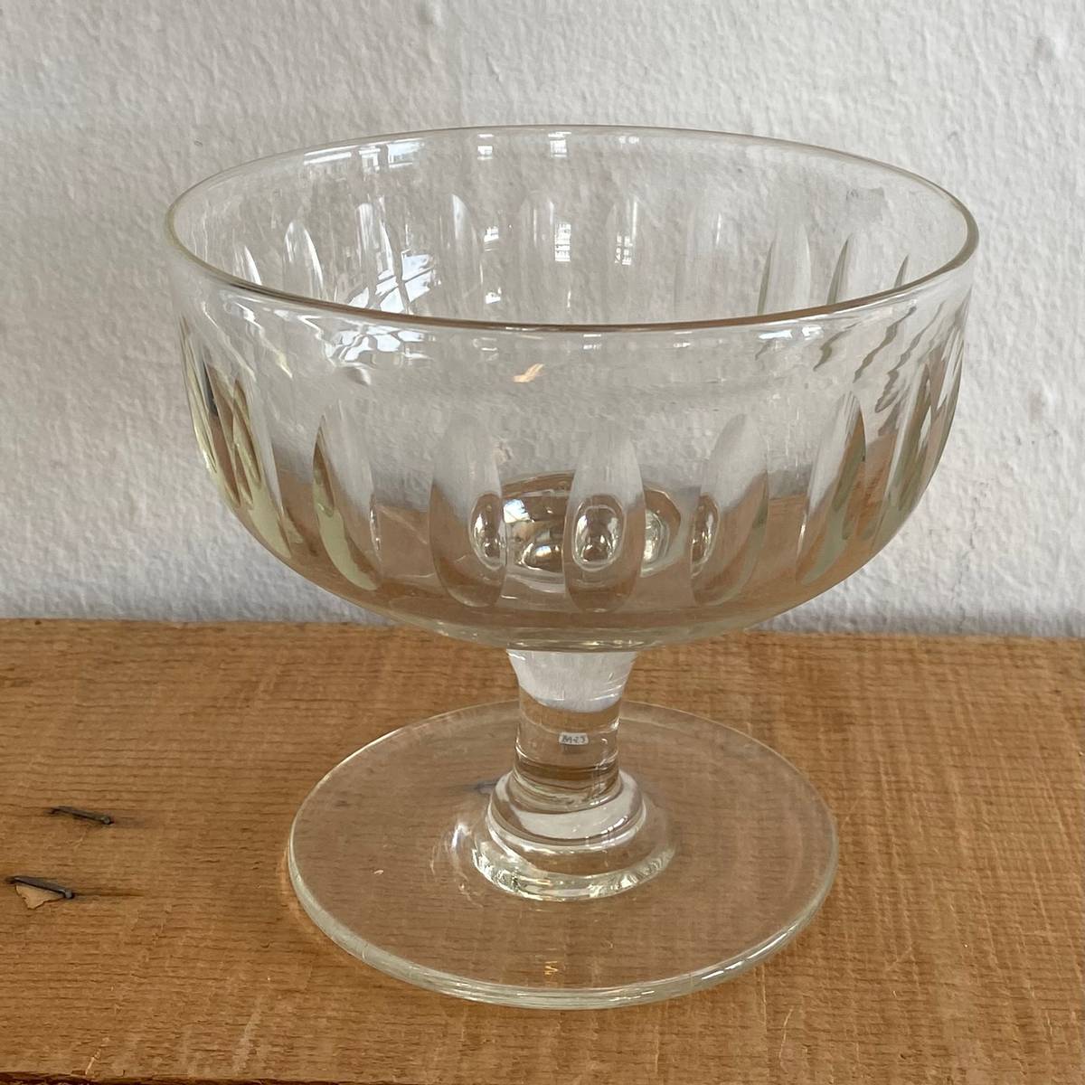 Hanna, liten skål på stett