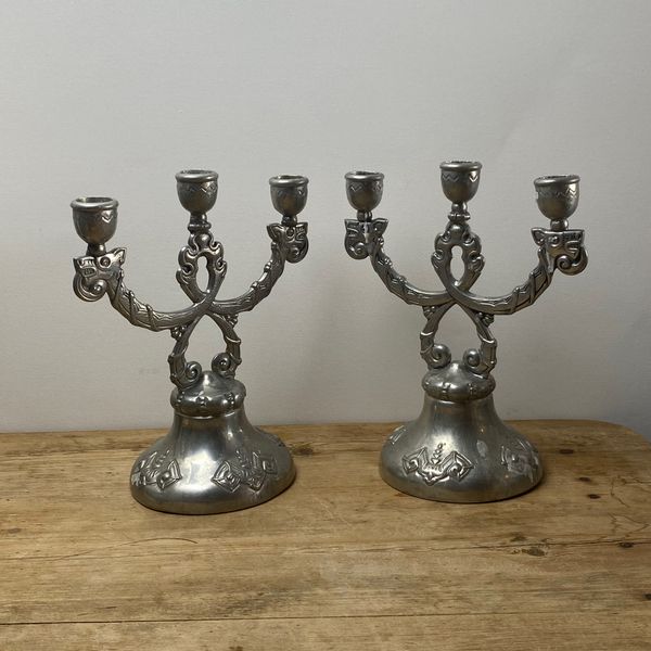 Hovedbilde 2 tre-armede lysestaker i metall