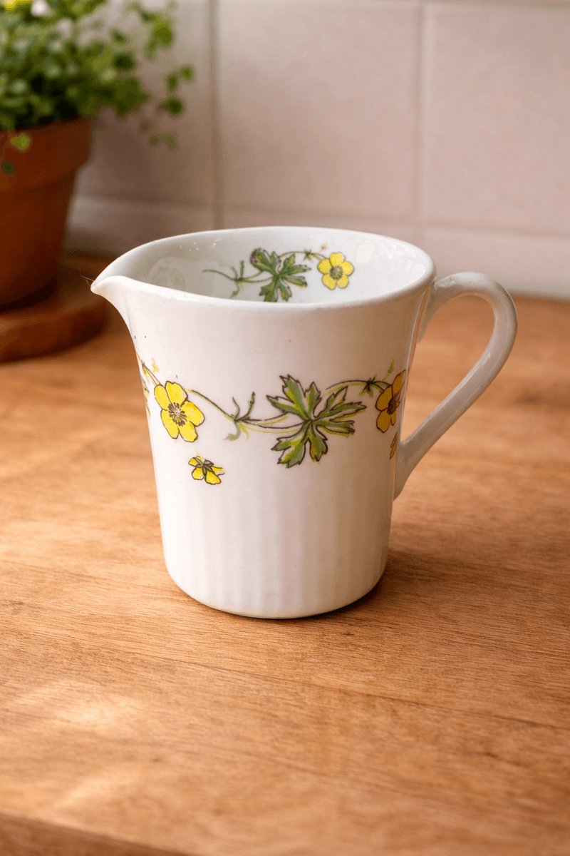 Smørblomst, fløtemugge